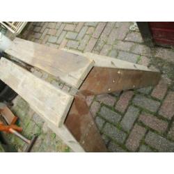 mooie houten dubbelzijdige trap