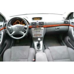 Toyota Avensis Wagon 2.0 VVTi Linea Sol BJ'04 Airco Trekhaak