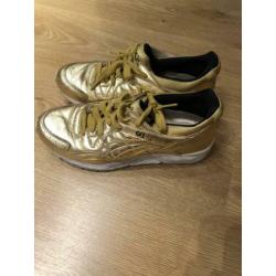 Asics gouden sneaker