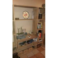 licht eikenhouten kast mag weg ivm verhuizing De kast is te
