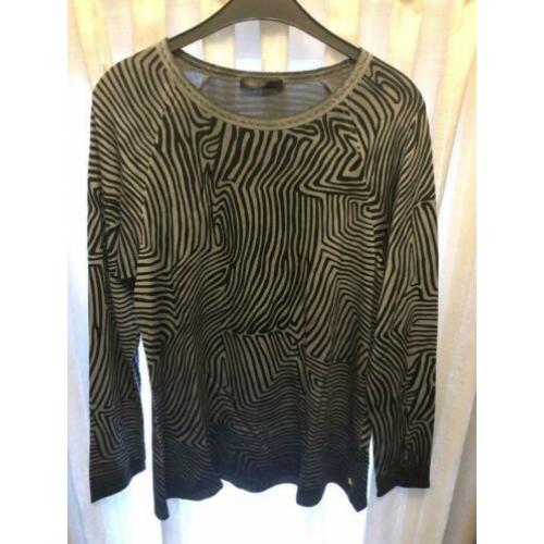 Margittes mooi nieuw grijs zwart shirt met print maat 40