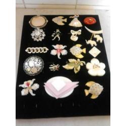 Broches