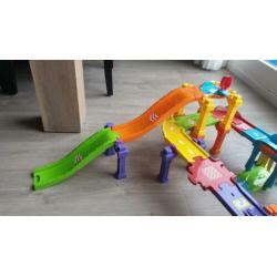 Vtech parkeertoren + brug met wegdelen in nieuwstaat!
