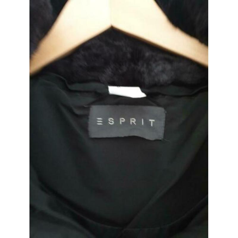 Esprit zwarte winterjas met afritsbare bontkraag en capuchon