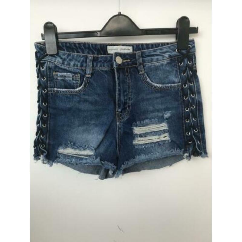 Stradivarius korte broek maat 38