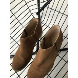 Heerlijke suede enkellaarzen KMB mt 39