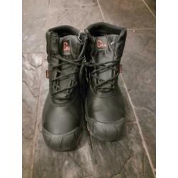 Nieuwe werkschoenen . 25 euro