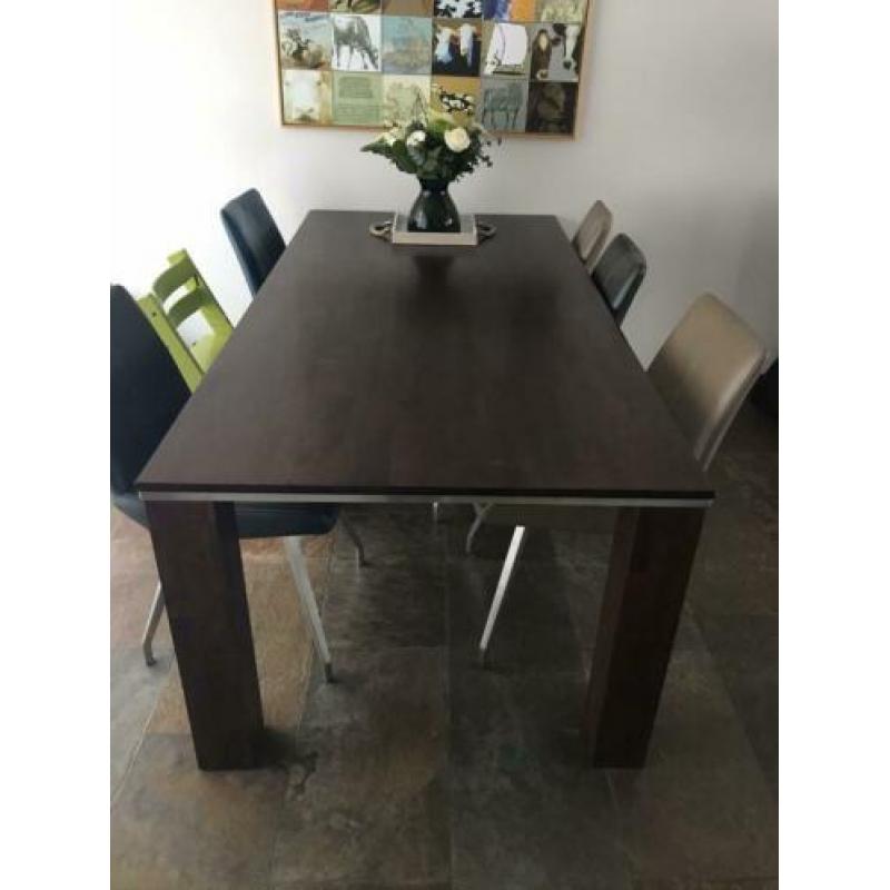 Dressoir, eettafel, tv meubel en salontafel. In goede staat