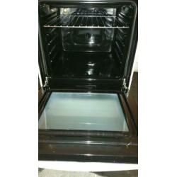 Top merk Indesit Elektrische fornuis+oven werkt 100%