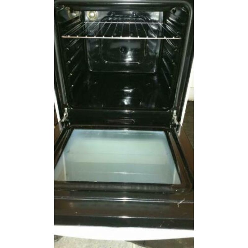 Top merk Indesit Elektrische fornuis+oven werkt 100%