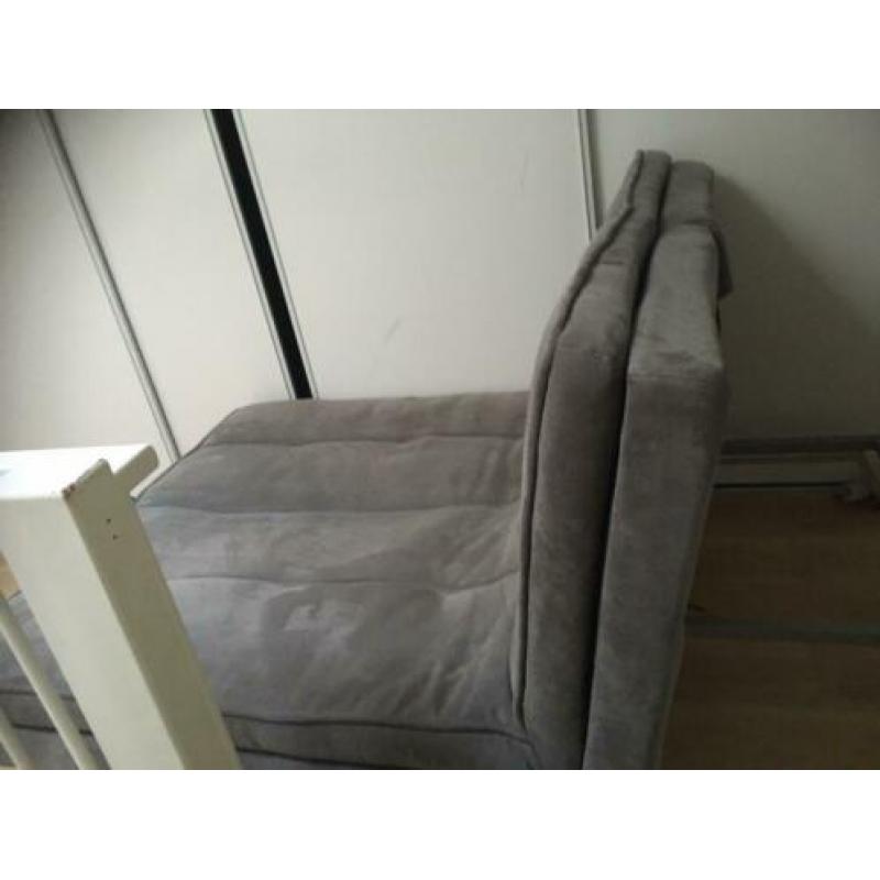 Grijze slaapbank 135x200