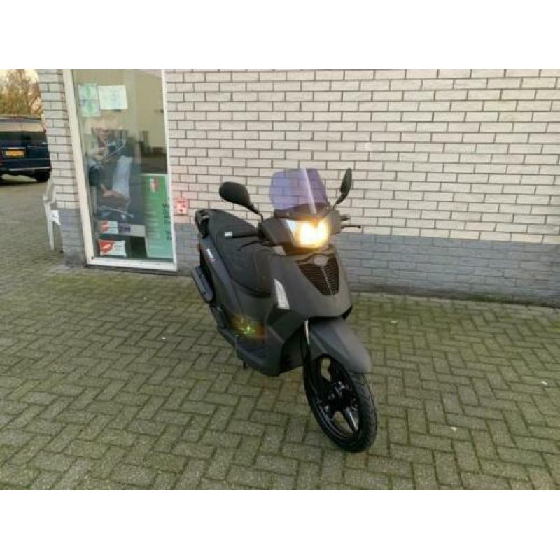 Aktie! mooie kymco people s 45km brom mat black 4t 2012 5000