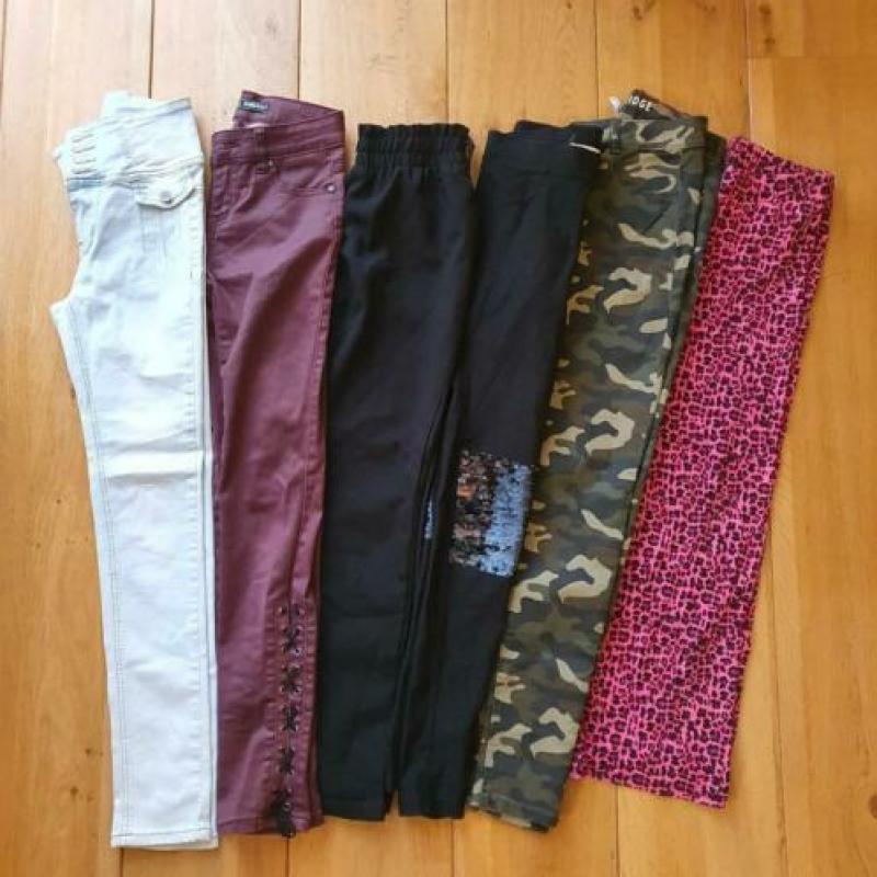 Pakket kleding voorjaar zomer 146/152 27stuks