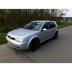 Volkswagen Golf 4 1.6 77KW 2001 Grijs