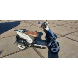 kymco agility 50 4takt snor scooter blauwe plaat.