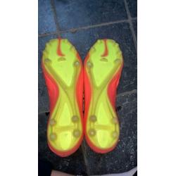 Nike voetbalschoenen roze/geel maat 43