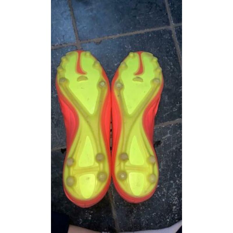 Nike voetbalschoenen roze/geel maat 43