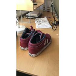 Adidas rood suède. Maat 42