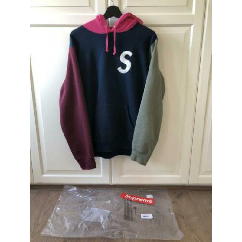 Supreme S logo colorblocked hoodie maat medium