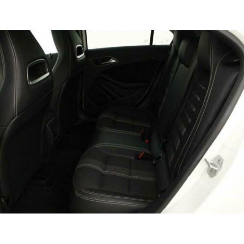 Mercedes-Benz A-Klasse 180 d Urban | navigatie |17 inch. lic