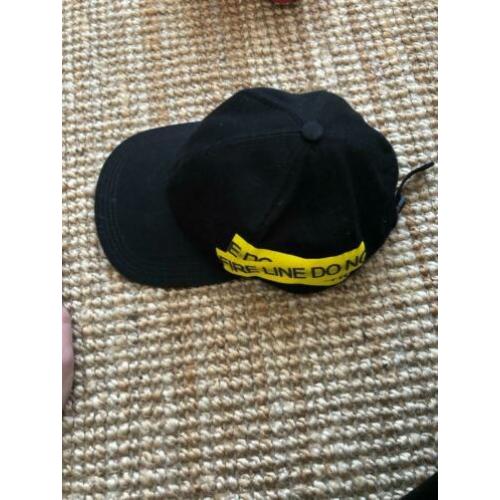 Off white pet 4 panel cap origineel!
