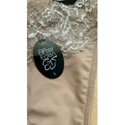 2... stuks LUXE STRINGS maat L van AFTER EDEN NIEUW!!