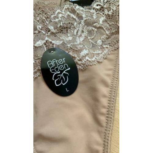 2... stuks LUXE STRINGS maat L van AFTER EDEN NIEUW!!
