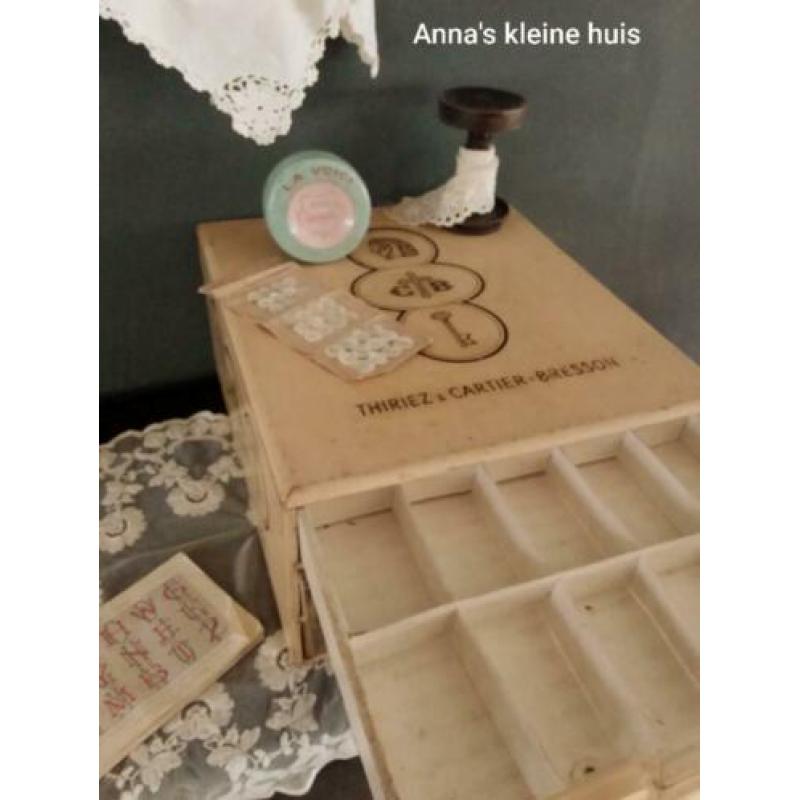 Oud brocant fourniturenkastje, garenkastje