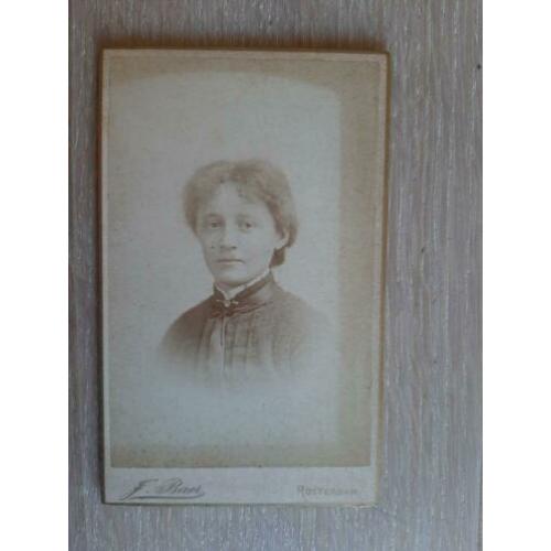 2x antieke foto CDV vrouwen, F. Baer, Rotterdam, 1895?