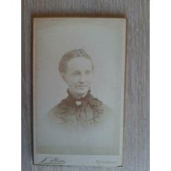 2x antieke foto CDV vrouwen, F. Baer, Rotterdam, 1895?