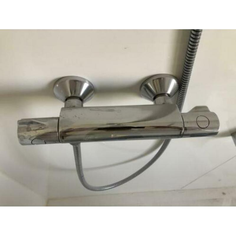 Grohe thermostaatkraan inclusief douchekop en ophangstang.