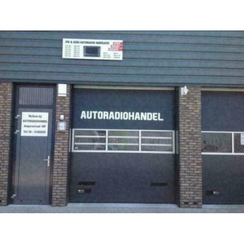 Skoda RNS 510 navigatie front met diplay + sd kaart lezer
