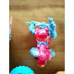 BEYWHEELZ en BEYBLADE SHOGUN, BEYBLADE SPINNERS + ACCESOIRES