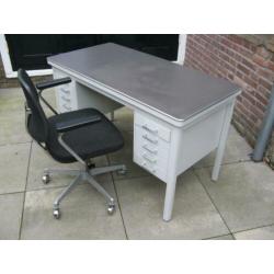 Industrieel Bureau in de stijl van Gispen - Vintage jaren 70