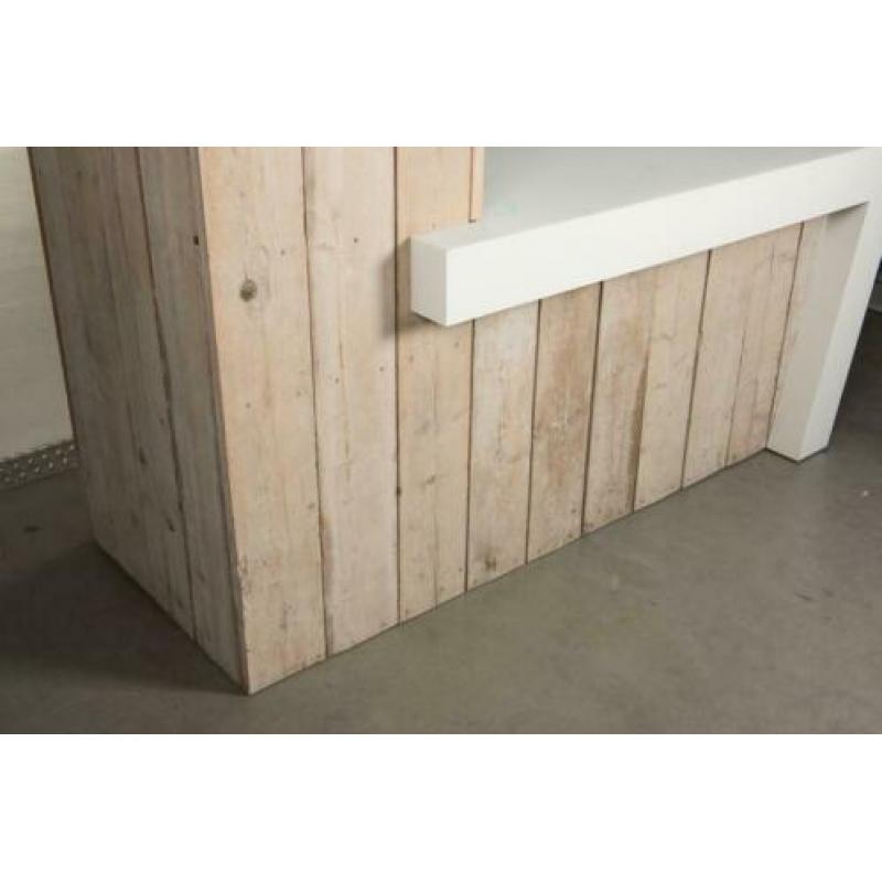 steigerhouten toonbank met bijbehorende kast