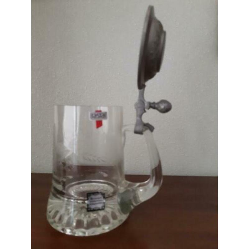 kristallen bierpul met tinnen deksel