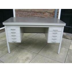 Industrieel Bureau in de stijl van Gispen - Vintage jaren 70