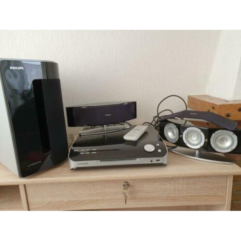 Home cinema set Philips.