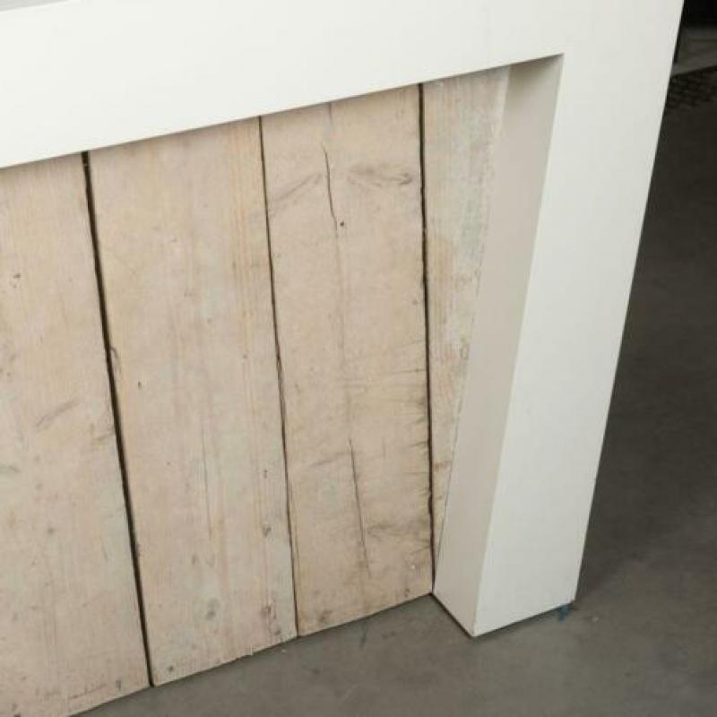 steigerhouten toonbank met bijbehorende kast