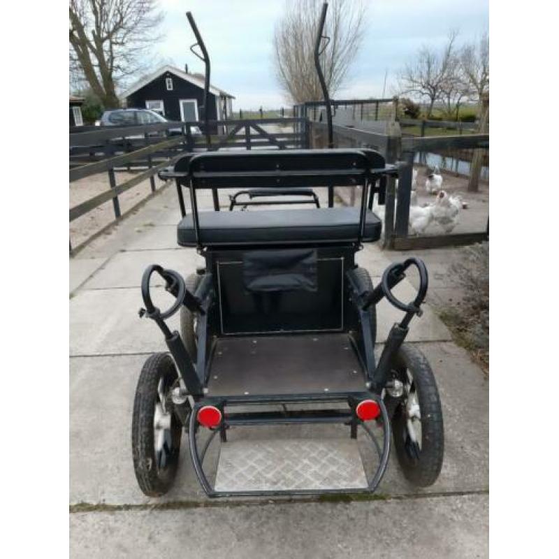 Ponywagen GJ van Boven incl enkelspantuig en 2 zwepen.