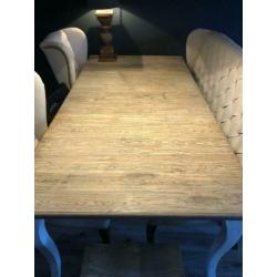 Prachtige eettafel