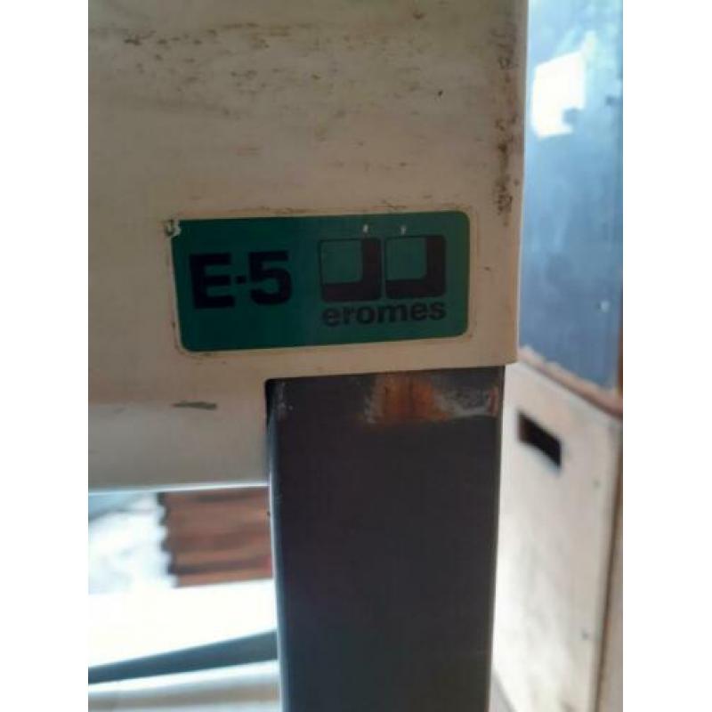 Vintage Eromes schoolburo lessenaar 70x70x50 van €45 nu €35