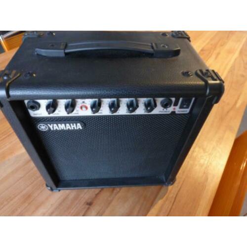 Yamaha Gitaar versterker GA-15 als nieuw.
