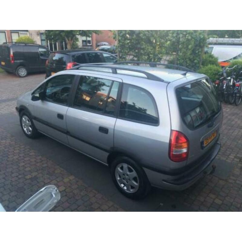 Opel Zafira 1.8 I AUT 2000 Grijs