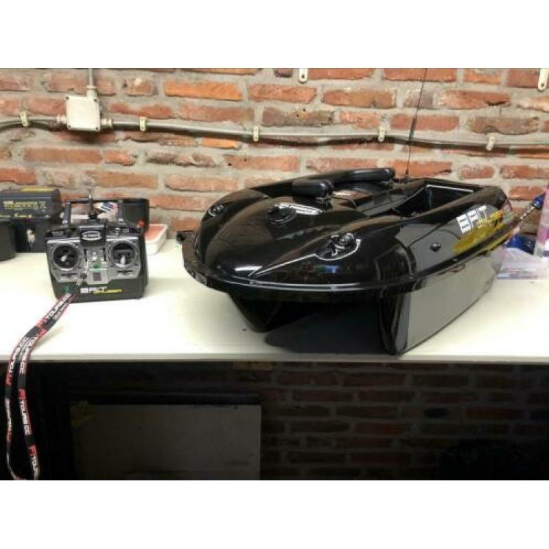 Ultimate baitcruiser XL karper vis voerboot