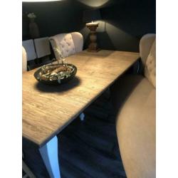 Prachtige eettafel