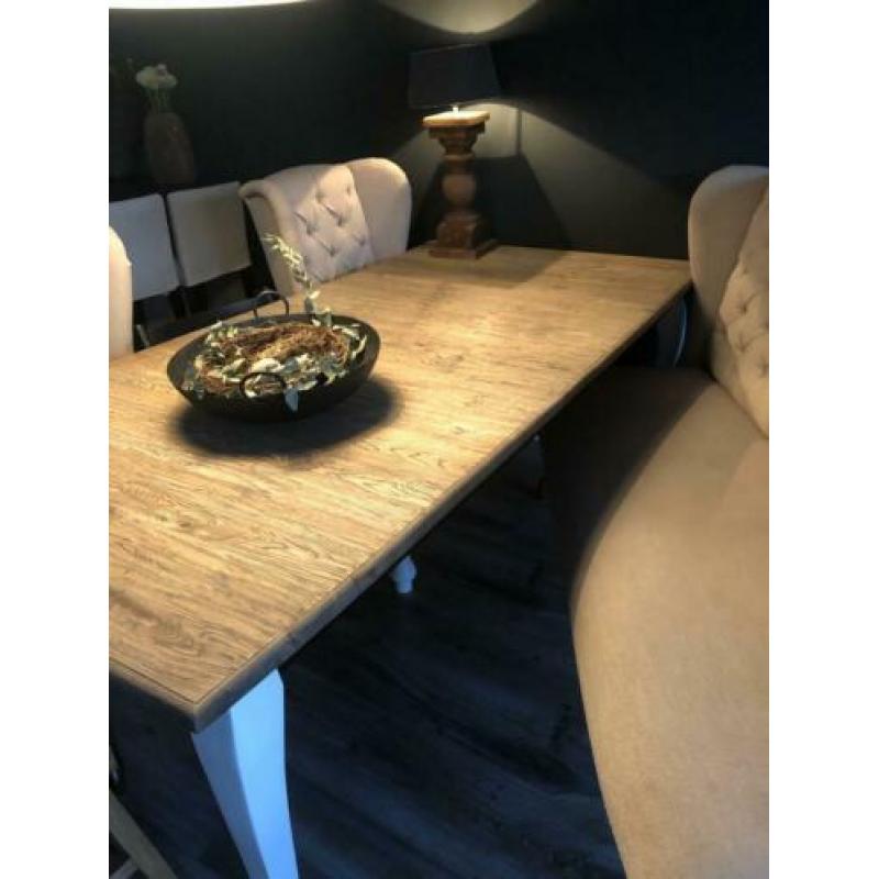 Prachtige eettafel