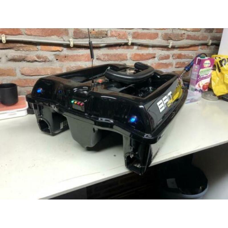 Ultimate baitcruiser XL karper vis voerboot