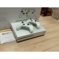 Xbox One S 1TB 2 controllers Nieuw in doos met 2 jaar garant