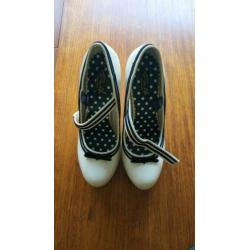 Vintage schoenen maat 39, beige met zwart